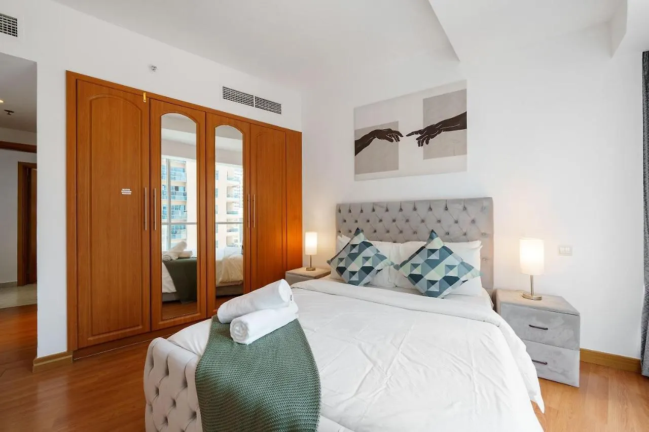 Delightful 2Br In Damac Waves - 10 Min Walk2Beach Dubai 0*,  United Arab Emirates