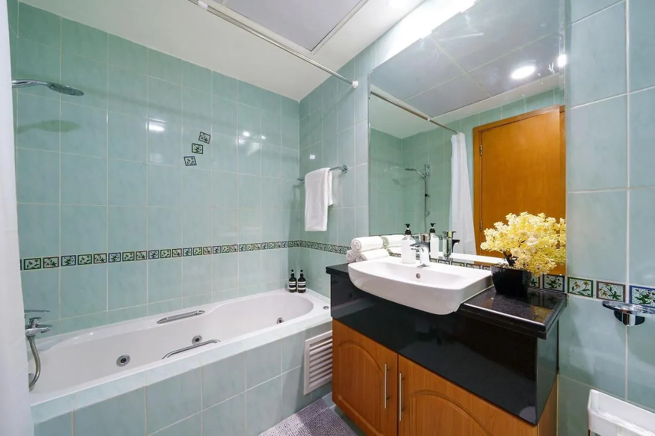 Apartment Delightful 2Br In Damac Waves - 10 Min Walk2Beach Dubai United Arab Emirates