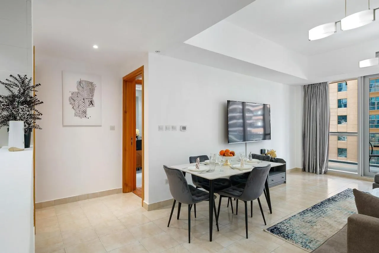 Delightful 2Br In Damac Waves - 10 Min Walk2Beach Dubai 0*,  United Arab Emirates