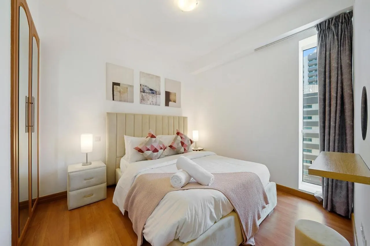 Delightful 2Br In Damac Waves - 10 Min Walk2Beach Dubai
