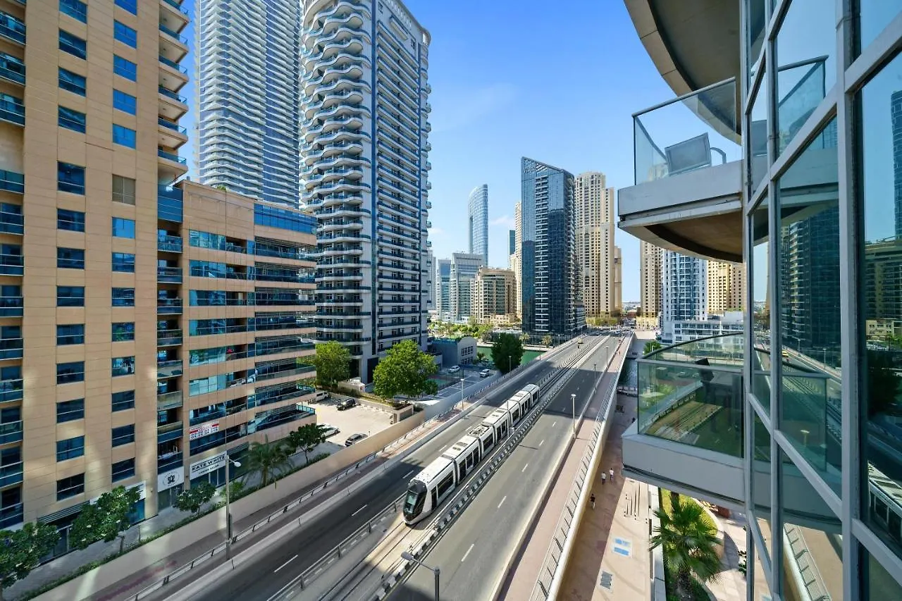Delightful 2Br In Damac Waves - 10 Min Walk2Beach Dubai 0*,