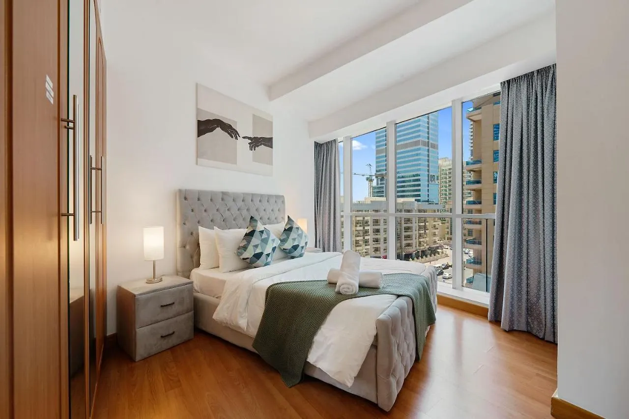 Delightful 2Br In Damac Waves - 10 Min Walk2Beach Dubai 0*,  United Arab Emirates