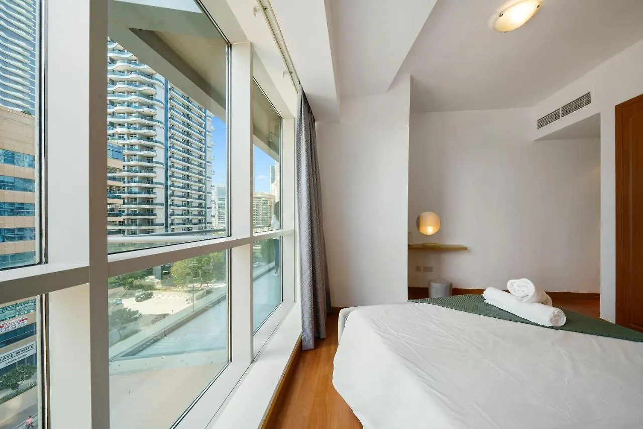 Delightful 2Br In Damac Waves - 10 Min Walk2Beach Dubai Lägenhet